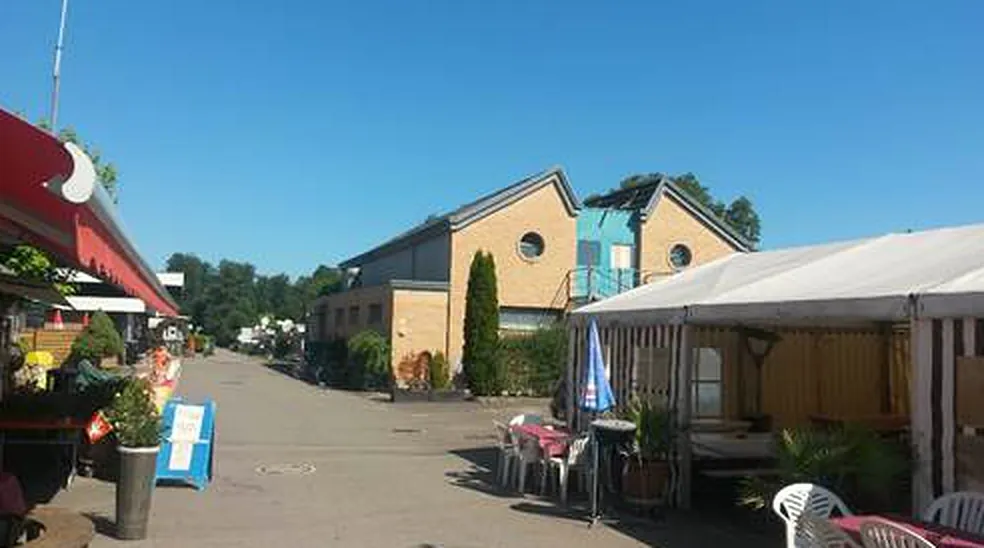 Camping Mosen, Gebäude und Platz nach der Sanierung